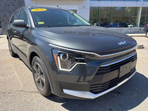 Used 2025 Kia Niro LX FWD image 7