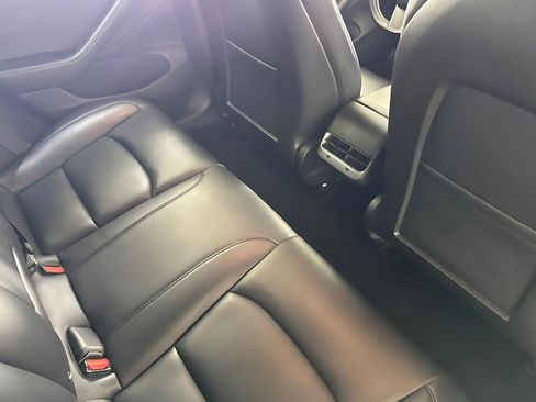 Used 2018 Tesla Model 3 Long Range RWD image 31