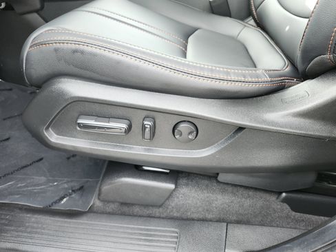Used 2025 Honda Pilot TrailSport image 27