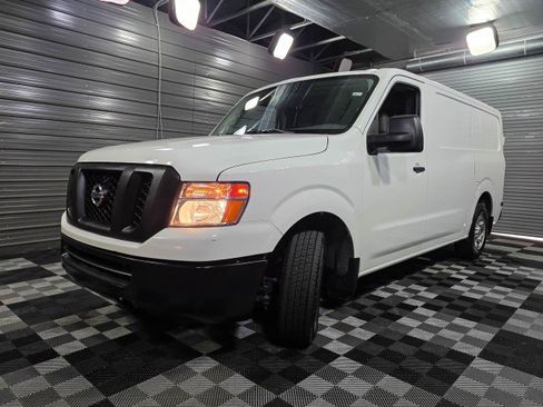Used 2018 Nissan NV 1500 SV image 30