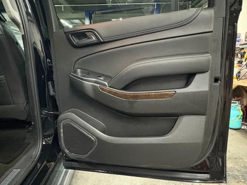 Used 2016 Chevrolet Suburban LT image 28