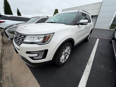 Used 2017 Ford Explorer Limited w/ Equipment Group 301A AWD/4WD image 1