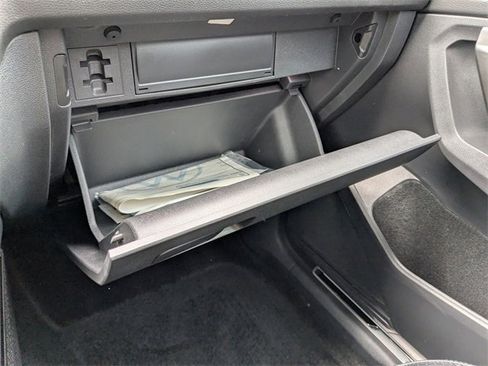 Certified 2024 Volkswagen Tiguan SE R-Line image 25