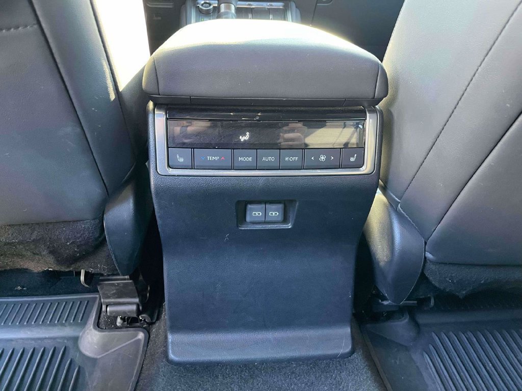 Used 2025 Lexus GX 550 w/ Cold Area Package AWD/4WD image 4