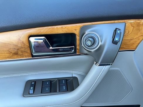 Used 2011 Lincoln MKX AWD w/ 102A Rapid Spec Order Code image 16