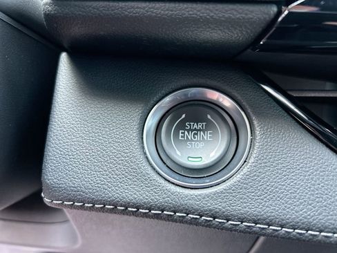 Used 2025 Buick Enclave Preferred AWD/4WD image 17