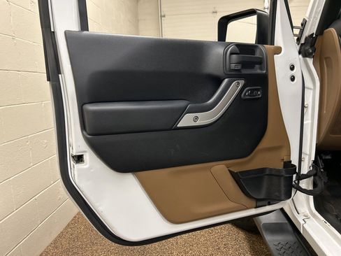 Used 2013 Jeep Wrangler Unlimited Sahara w/ Trailer Tow Group image 13