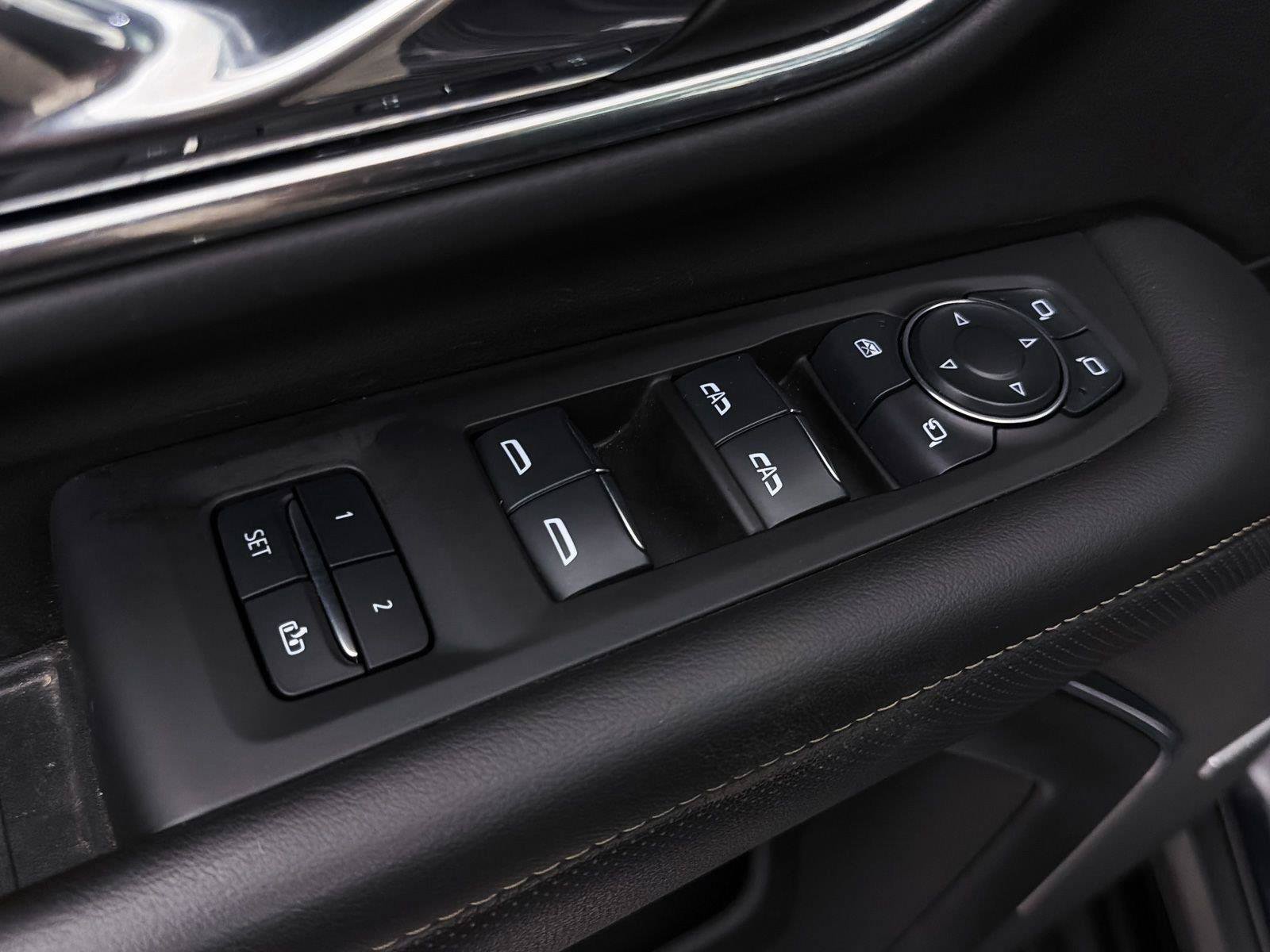 Used 2024 Chevrolet Tahoe Premier AWD/4WD image 18