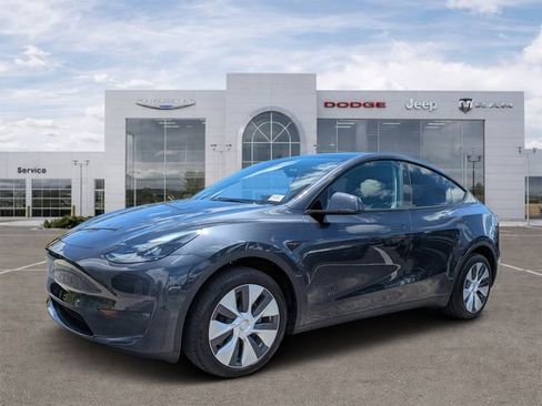 Used 2024 Tesla Model Y Long Range AWD/4WD image 5
