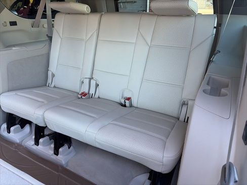 Used 2021 Cadillac Escalade ESV Premium Luxury Platinum image 24