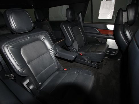 Used 2024 Lincoln Navigator Reserve AWD/4WD image 28