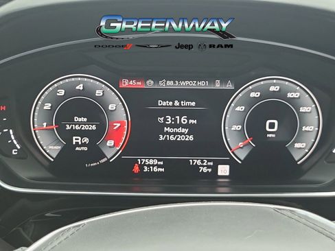 Used 2025 Audi S8 image 32