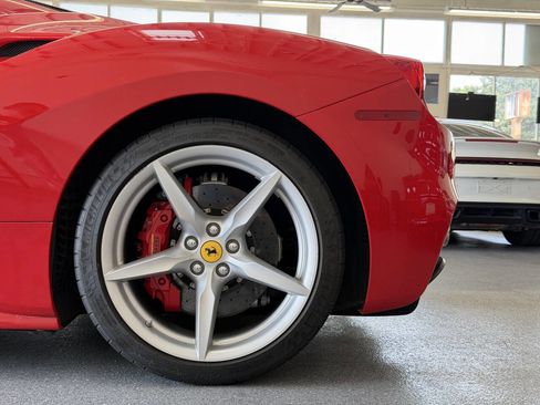 Used 2018 Ferrari 488 GTB RWD image 69
