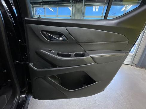 Used 2020 Chevrolet Traverse RS FWD image 24