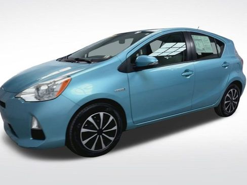 Used 2013 Toyota Prius C One image 4