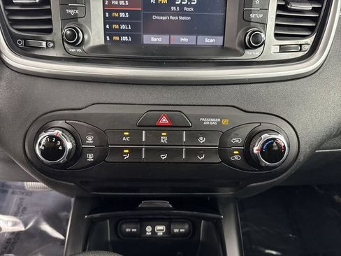 Used 2020 Kia Sorento LX AWD/4WD image 9
