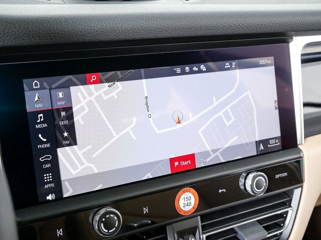Certified 2026 Porsche Macan AWD/4WD image 14