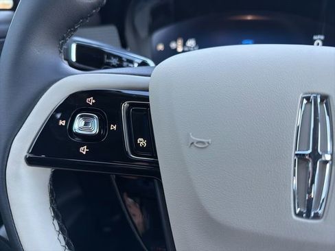 New 2026 Lincoln Corsair Premiere image 16