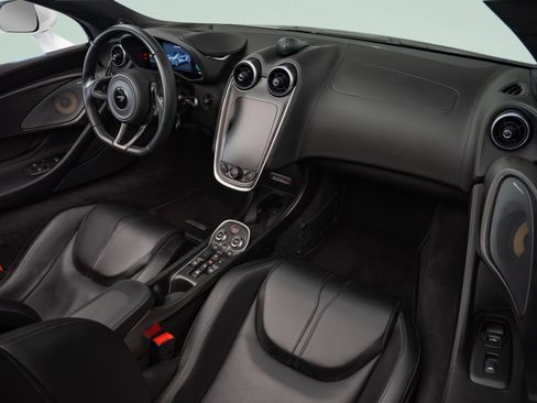 Used 2019 McLaren 570S Spider RWD image 9