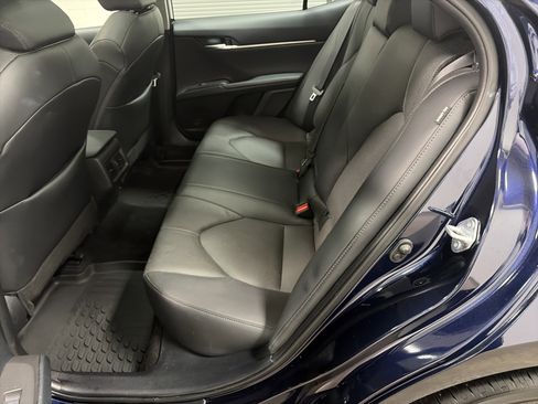 Used 2022 Toyota Camry XLE image 28