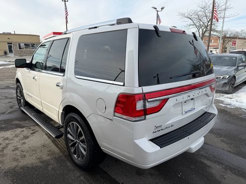 Used 2016 Lincoln Navigator Select image 3