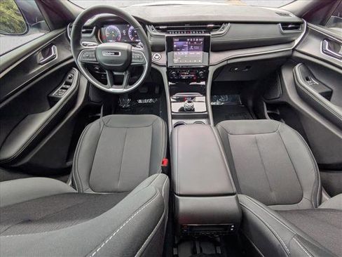 New 2025 Jeep Grand Cherokee L Laredo image 3