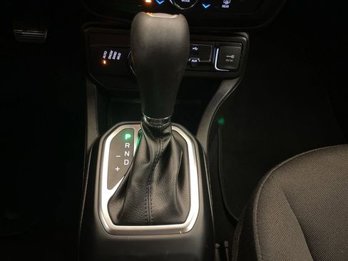 Certified 2021 Jeep Renegade Latitude AWD/4WD image 16