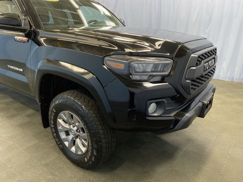 Used 2017 Toyota Tacoma 4x4 Access Cab image 39