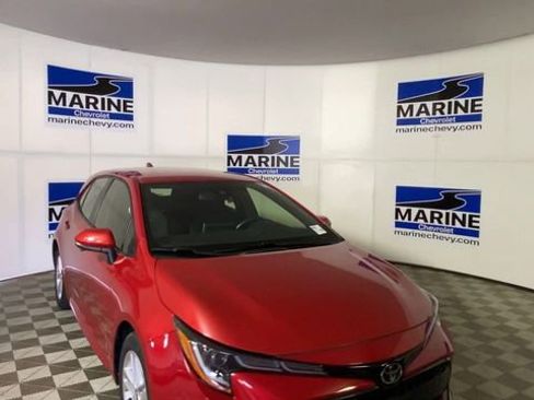 Used 2021 Toyota Corolla SE w/ SE Preferred Package image 4