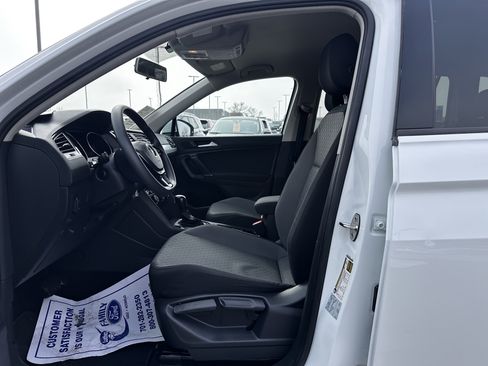 Used 2020 Volkswagen Tiguan S image 18