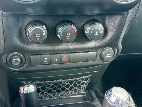 Used 2015 Jeep Wrangler Sport AWD/4WD image 15