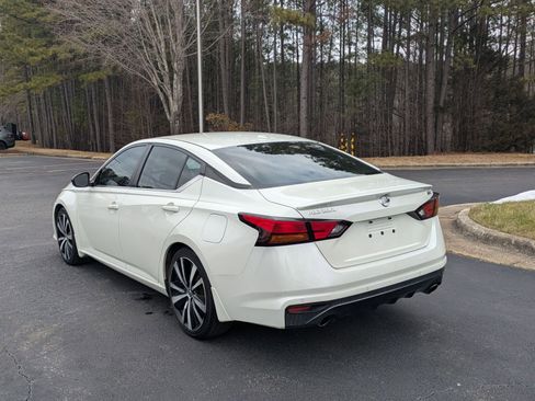 Used 2020 Nissan Altima 2.5 SR w/ Premium Package image 7