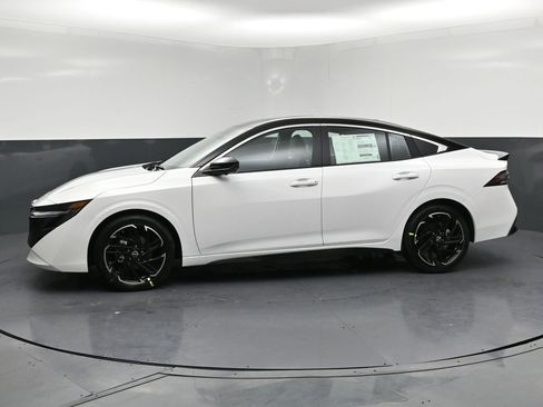 New 2026 Nissan Sentra SR w/ SR Premium Package FWD image 2