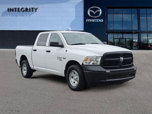 Used 2023 RAM 1500 4x4 Crew Cab Classic image 2