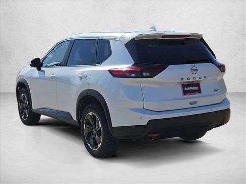 Used 2024 Nissan Rogue SV FWD image 8