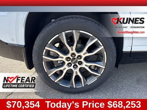 New 2026 GMC Acadia Denali Ultimate w/ LPO, Floor Liner Package AWD/4WD image 14