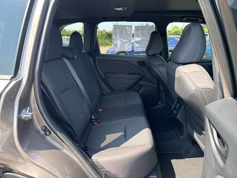 Used 2025 Subaru Forester Premium AWD/4WD image 10