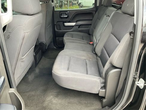 Used 2018 Chevrolet Silverado 1500 LT w/ LT Eassist Package AWD/4WD image 10