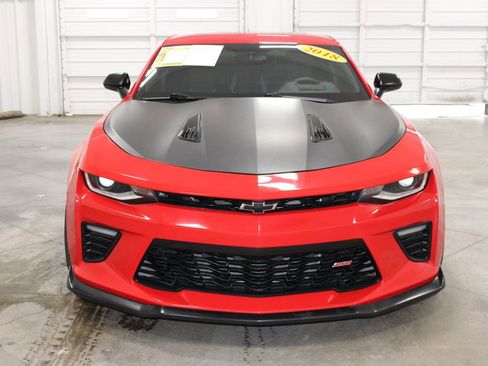 Used 2018 Chevrolet Camaro SS RWD image 3