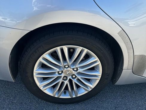 Used 2013 Lexus ES 350 w/ Luxury Pkg image 6