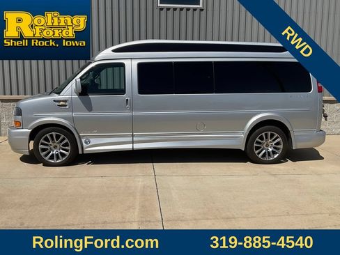 Used 2019 GMC Savana 2500 Extended RWD image 2