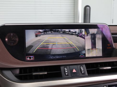 Used 2019 Lexus ES 350 Ultra Luxury w/ Accessory Package 2 image 25