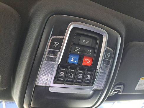Used 2024 RAM 1500 Limited AWD/4WD image 37