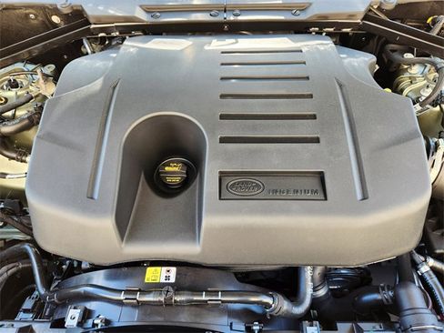 New 2025 Land Rover Defender 130 X-Dynamic SE image 22