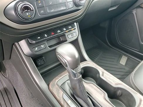 Certified 2022 GMC Canyon Denali image 25