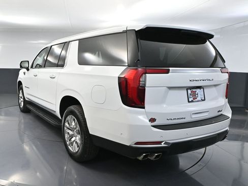 Used 2025 GMC Yukon XL Denali AWD/4WD image 9
