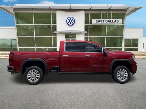 Used 2022 GMC Sierra 2500 Denali w/ Denali Ultimate Package AWD/4WD image 2