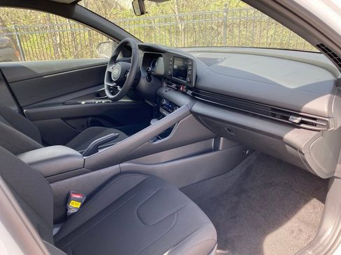 New 2026 Hyundai Elantra Sport FWD image 32