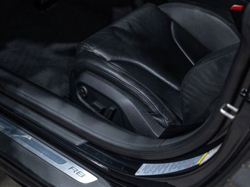 Used 2011 Audi R8 V10 AWD/4WD image 24