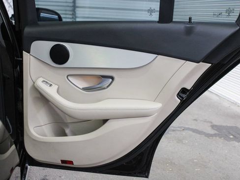 Used 2020 Mercedes-Benz C 300 Sedan image 14